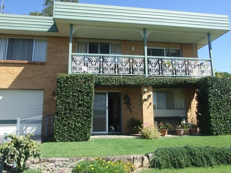 20 Railway Terrace, Crows Nest QLD 4355