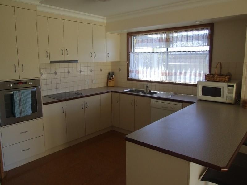 3 Olsen Drive, Crows Nest QLD 4355