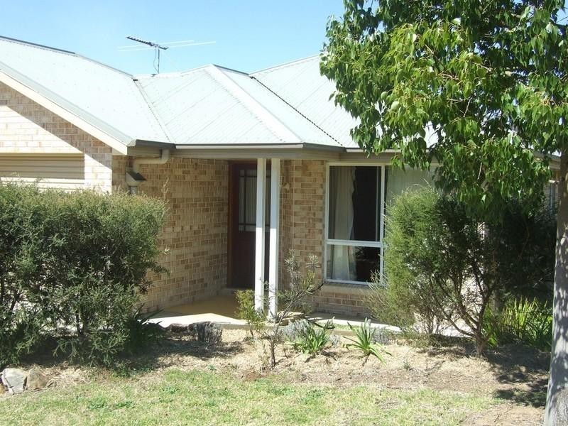 3 Olsen Drive, Crows Nest QLD 4355