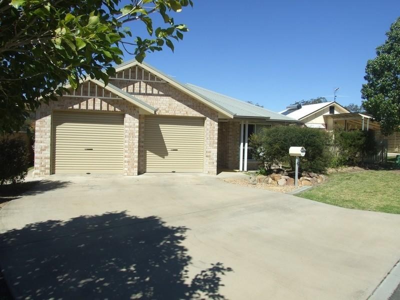 3 Olsen Drive, Crows Nest QLD 4355