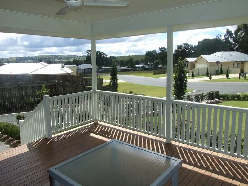 17 Samuel Avenue, Crows Nest QLD 4355