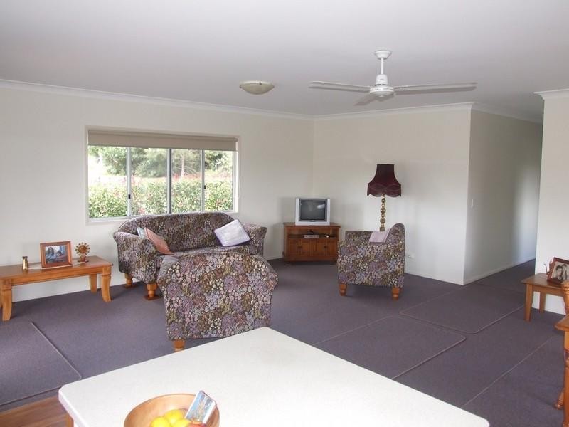 17 Samuel Avenue, Crows Nest QLD 4355