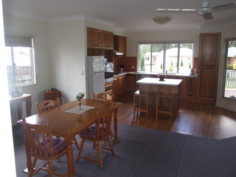 17 Samuel Avenue, Crows Nest QLD 4355