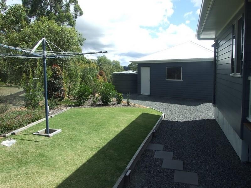 17 Samuel Avenue, Crows Nest QLD 4355