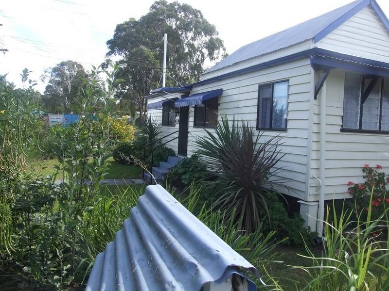 18 John Street, Crows Nest QLD 4355