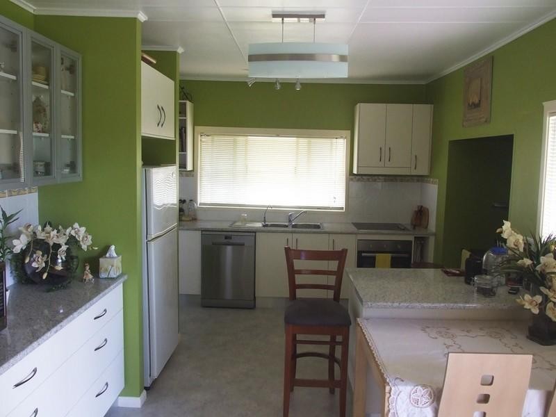 18 John Street, Crows Nest QLD 4355