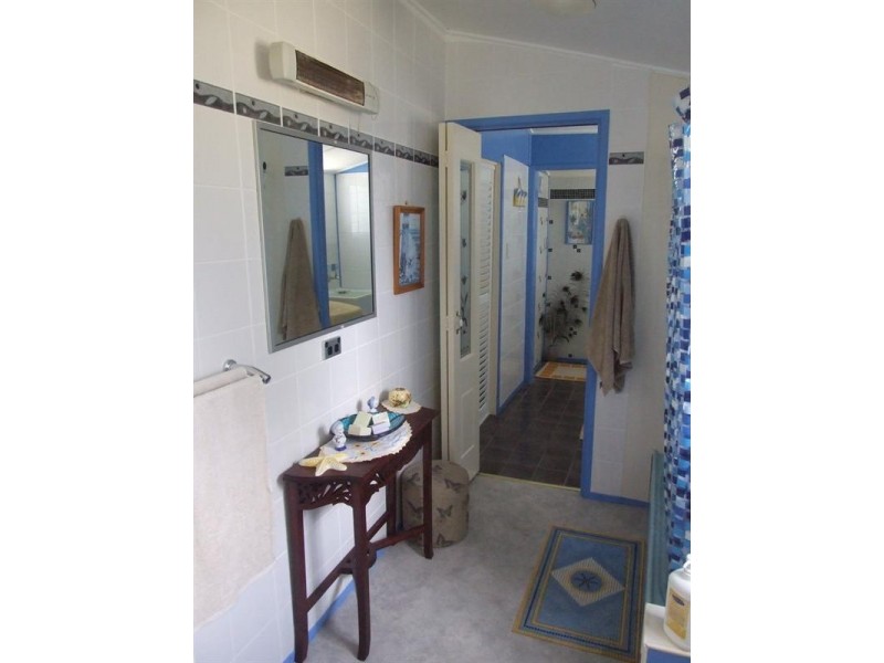 18 John Street, Crows Nest QLD 4355