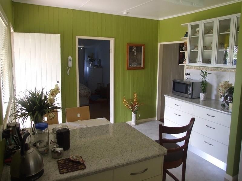 18 John Street, Crows Nest QLD 4355