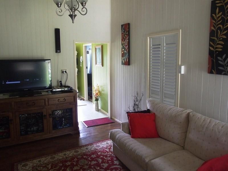 18 John Street, Crows Nest QLD 4355