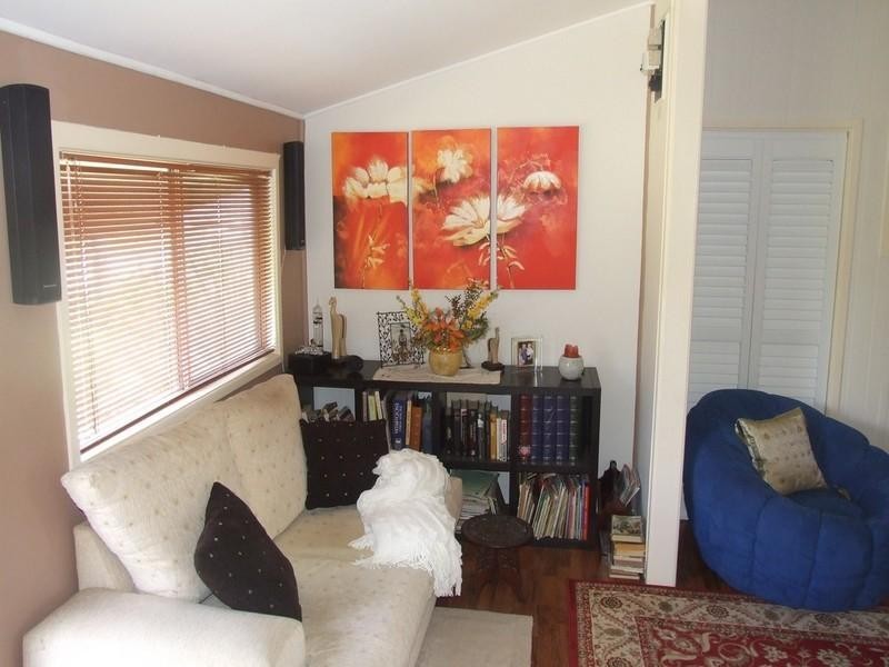 18 John Street, Crows Nest QLD 4355