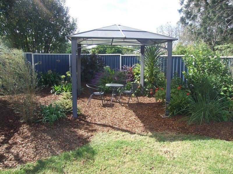 18 John Street, Crows Nest QLD 4355