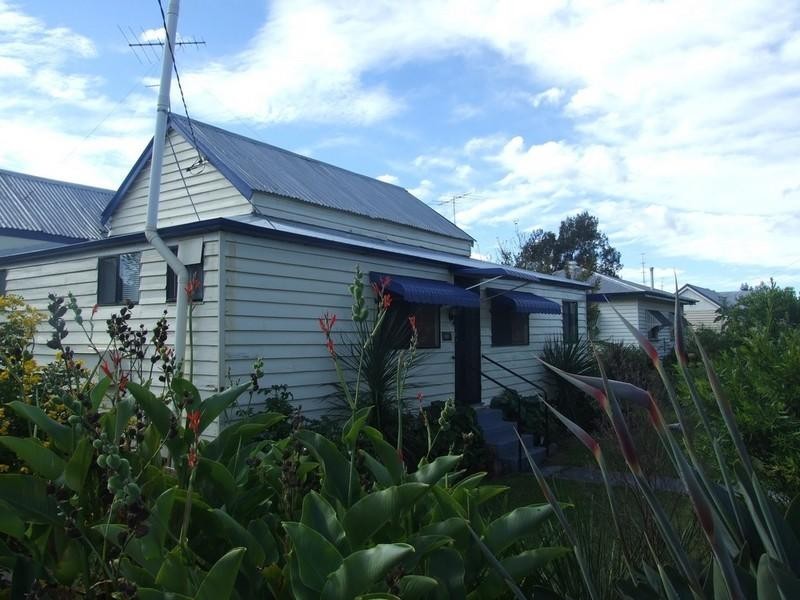 18 John Street, Crows Nest QLD 4355