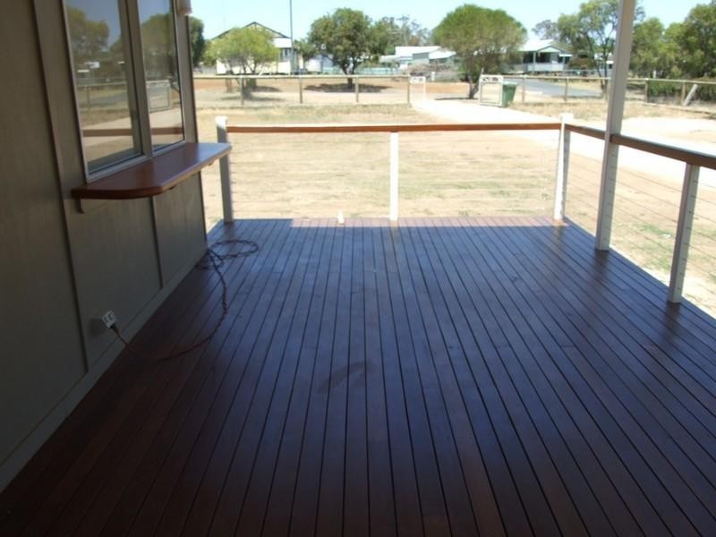 2 New England Highway, Crows Nest QLD 4355