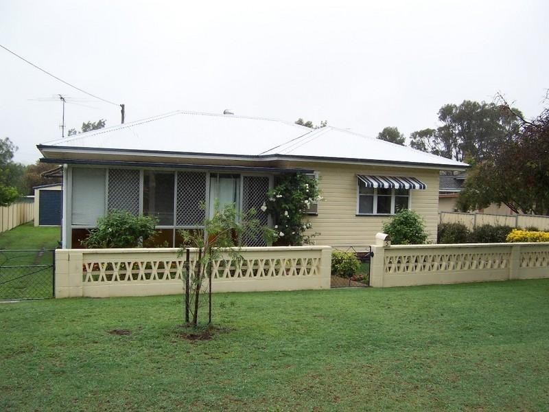 5 Nolan Street, Crows Nest QLD 4355