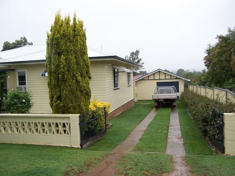 5 Nolan Street, Crows Nest QLD 4355