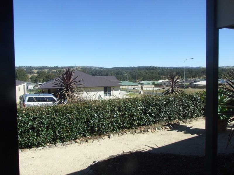 28 Naomi Drive, Crows Nest QLD 4355