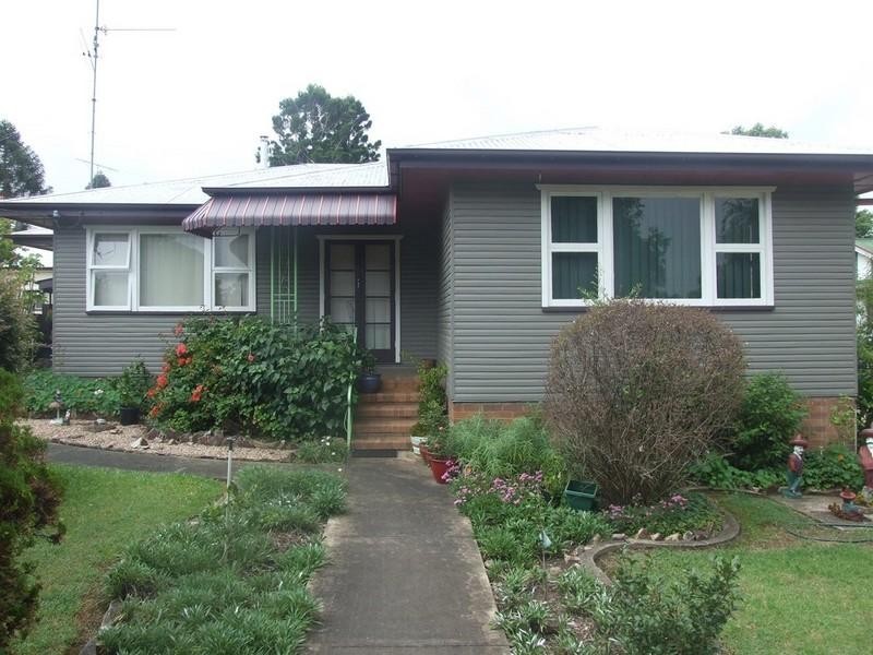 20 Toowoomba Road, Crows Nest QLD 4355