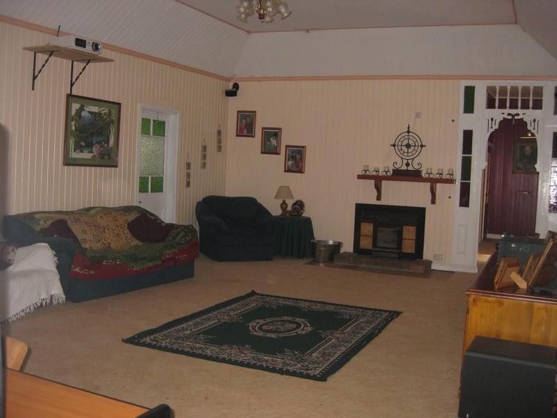 3 Lebsanft Street, Goombungee QLD 4354