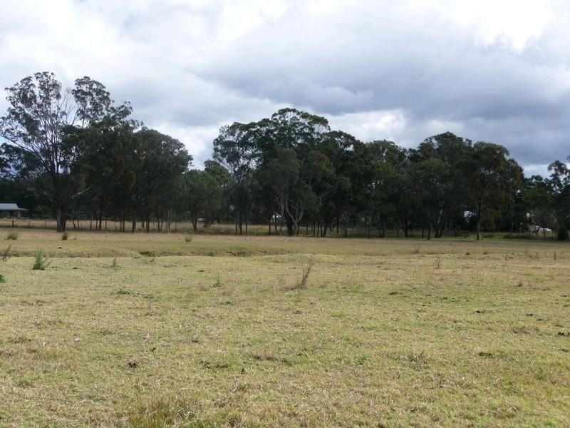 7534 New England Highway, Crows Nest QLD 4355