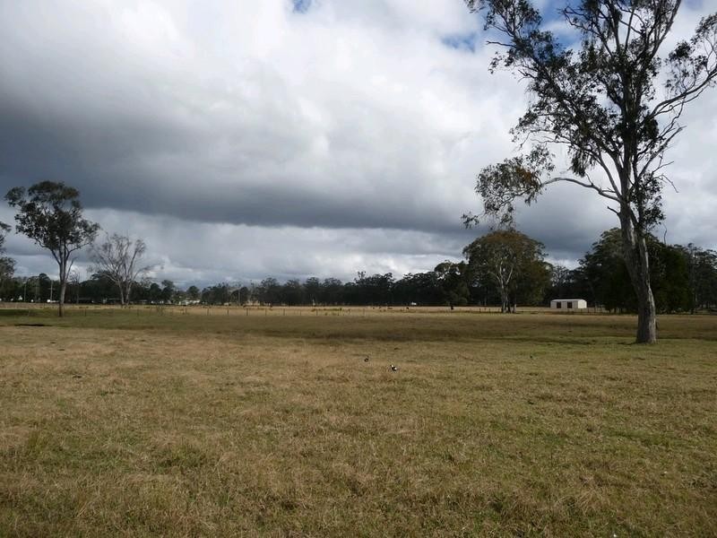 7534 New England Highway, Crows Nest QLD 4355