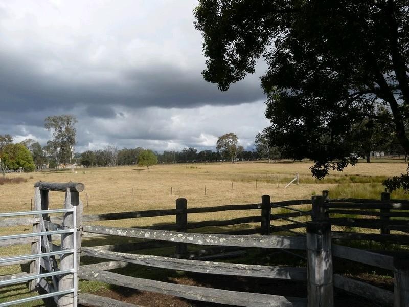 7534 New England Highway, Crows Nest QLD 4355