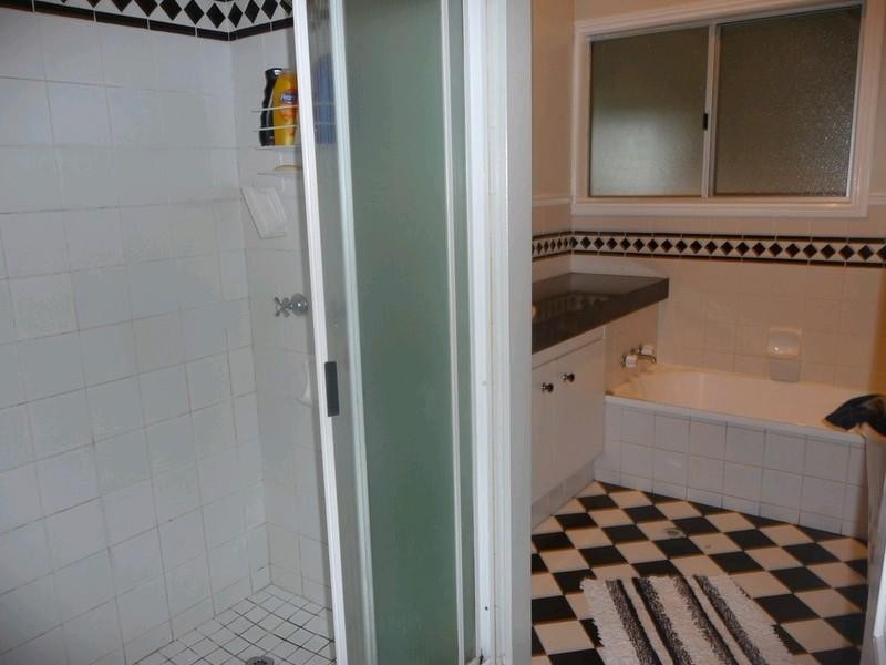 24 Andrews Road, Crows Nest QLD 4355