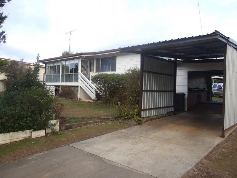 5 New England Highway, Crows Nest QLD 4355