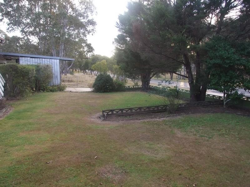 5 New England Highway, Crows Nest QLD 4355