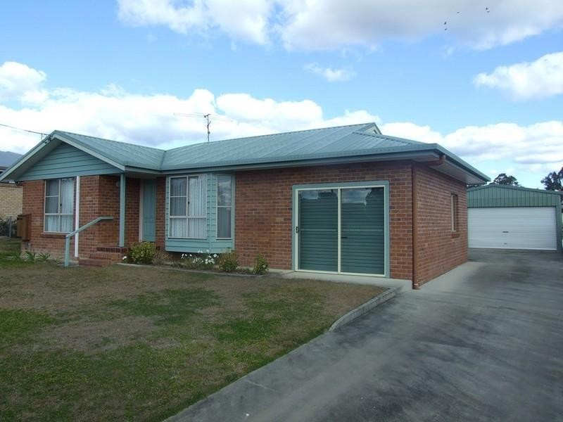 13 Charles Street, Crows Nest QLD 4355