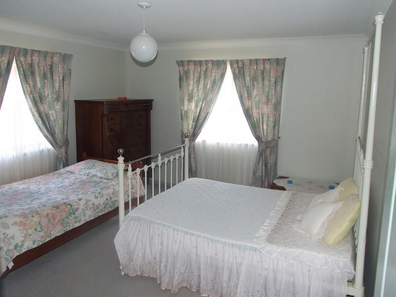 13 Charles Street, Crows Nest QLD 4355