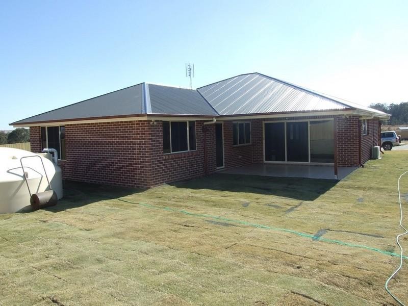 7 Cedarwood Drive, Crows Nest QLD 4355