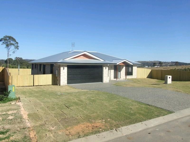 41 Naomi Drive, Crows Nest QLD 4355