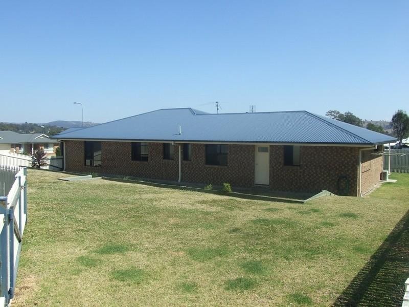 28 Samuel Avenue, Crows Nest QLD 4355