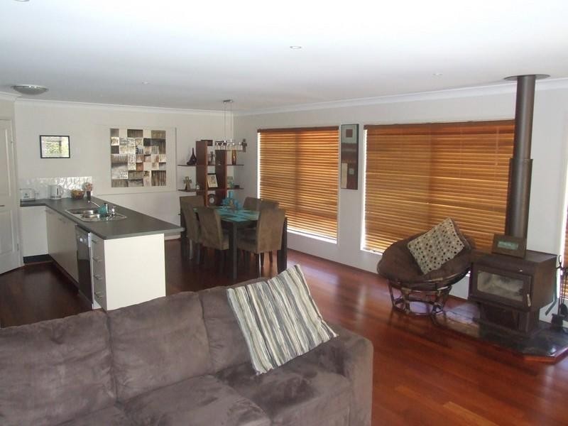 28 Samuel Avenue, Crows Nest QLD 4355