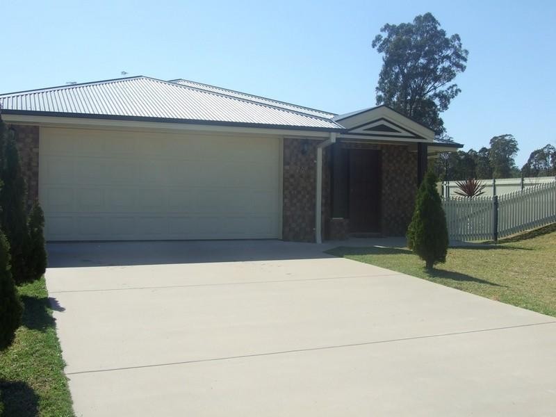 28 Samuel Avenue, Crows Nest QLD 4355