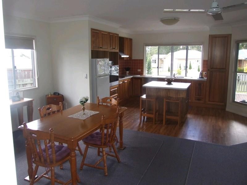 17 Samuel Avenue, Crows Nest QLD 4355