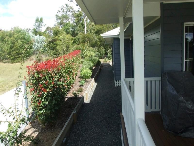 17 Samuel Avenue, Crows Nest QLD 4355