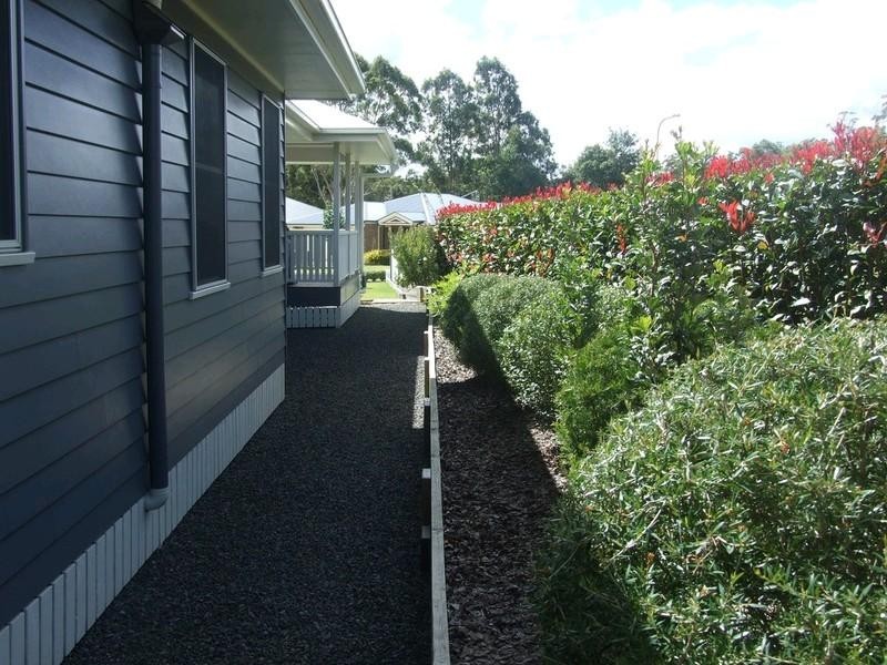 17 Samuel Avenue, Crows Nest QLD 4355