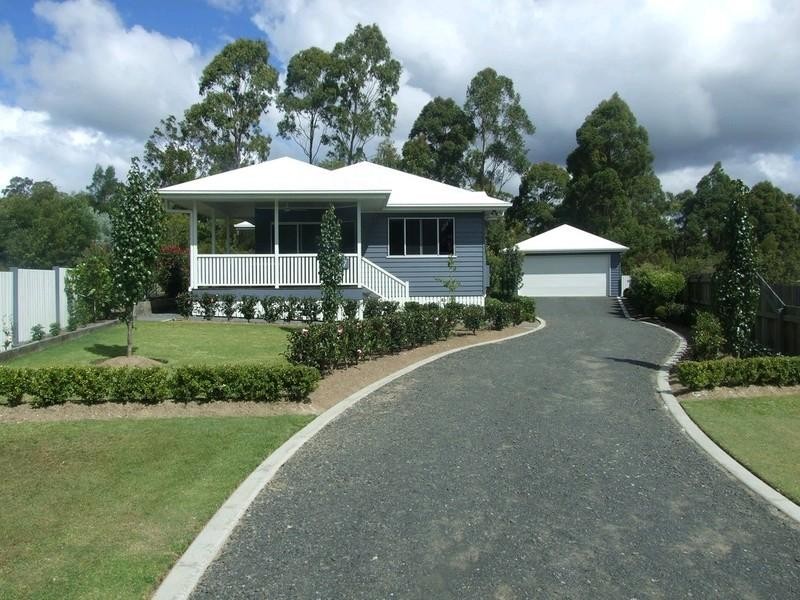 17 Samuel Avenue, Crows Nest QLD 4355