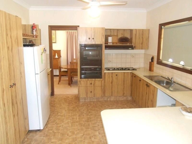 61 Albert Street, Crows Nest QLD 4355