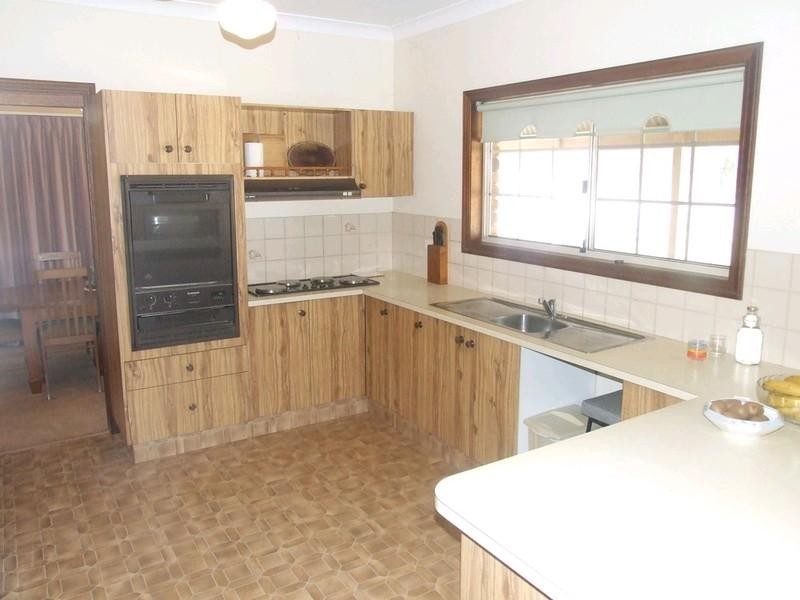 61 Albert Street, Crows Nest QLD 4355