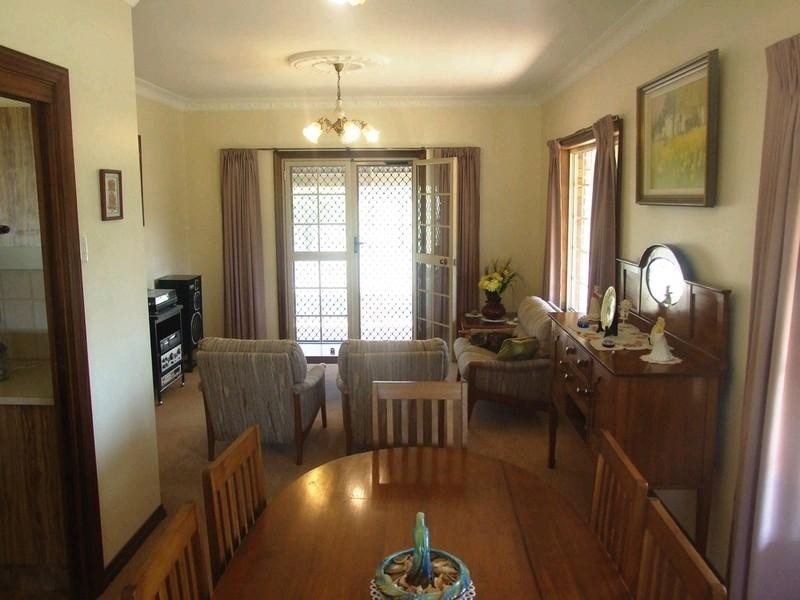 61 Albert Street, Crows Nest QLD 4355