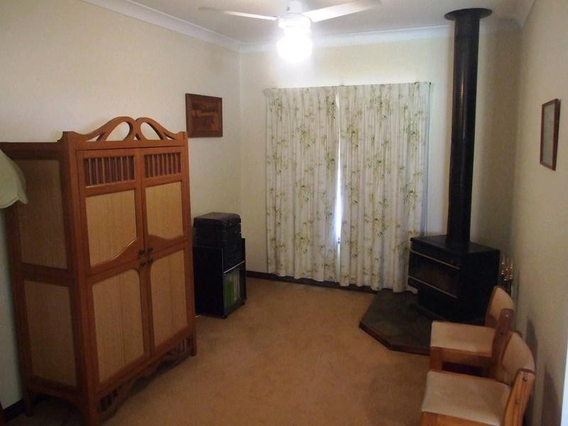 61 Albert Street, Crows Nest QLD 4355