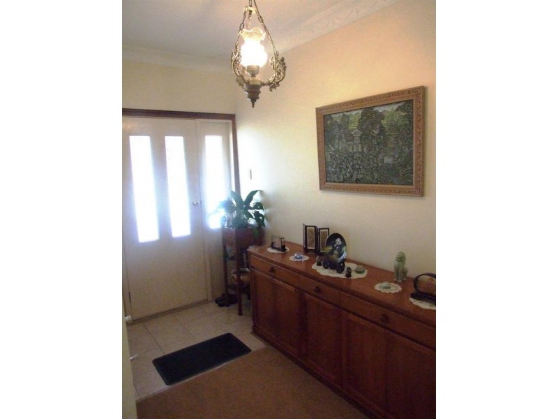 61 Albert Street, Crows Nest QLD 4355