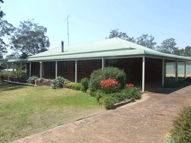 61 Albert Street, Crows Nest QLD 4355