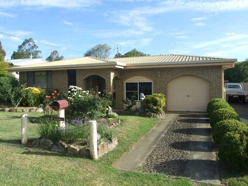 35 South Street, Crows Nest QLD 4355