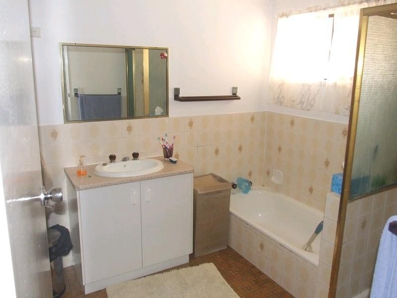 35 South Street, Crows Nest QLD 4355