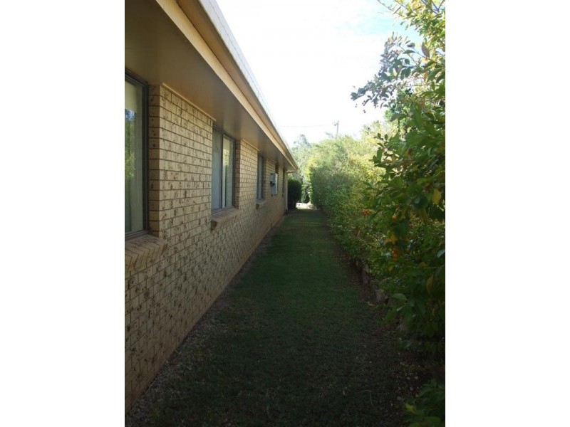 35 South Street, Crows Nest QLD 4355