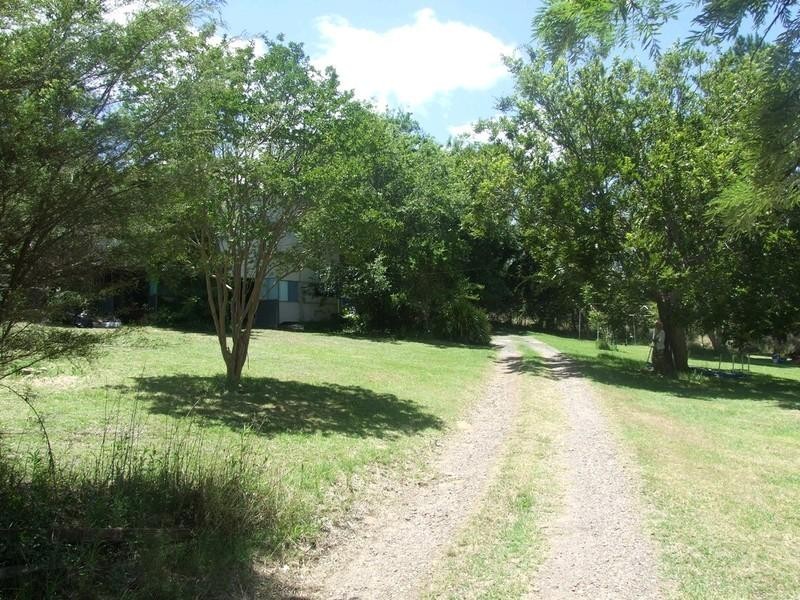 14 Dingo Mountain Road, Crows Nest QLD 4355