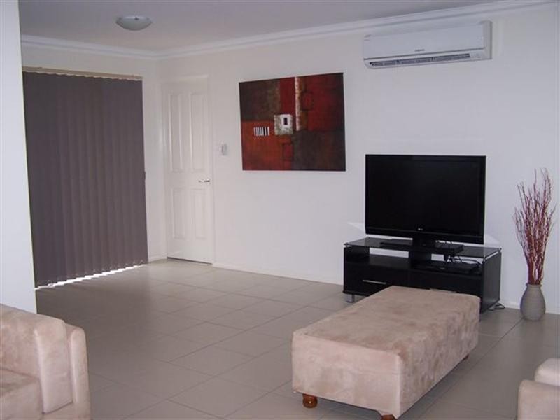 6 Vicky Avenue, Crows Nest QLD 4355